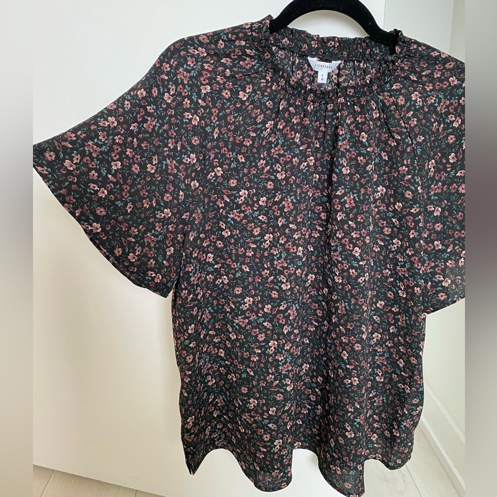 RW&CO floral short sleeve blouse